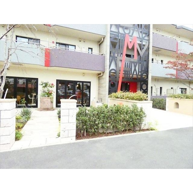 矢切駅より徒歩7分 築6年8ヶ月 3階建の賃貸物件