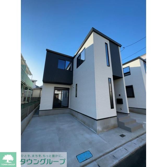 七里駅より徒歩10分 築2年10ヶ月 2階建の賃貸物件