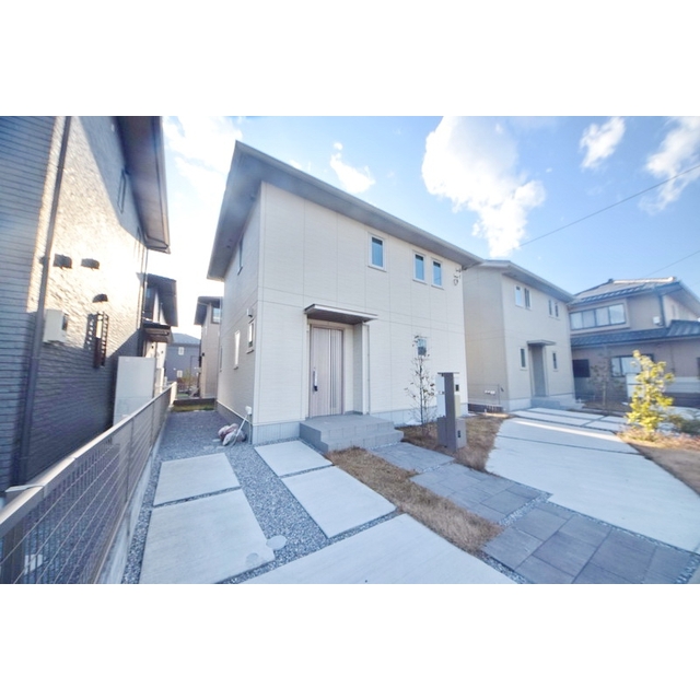 浦和美園駅より徒歩23分 築3年7ヶ月 2階建の賃貸物件