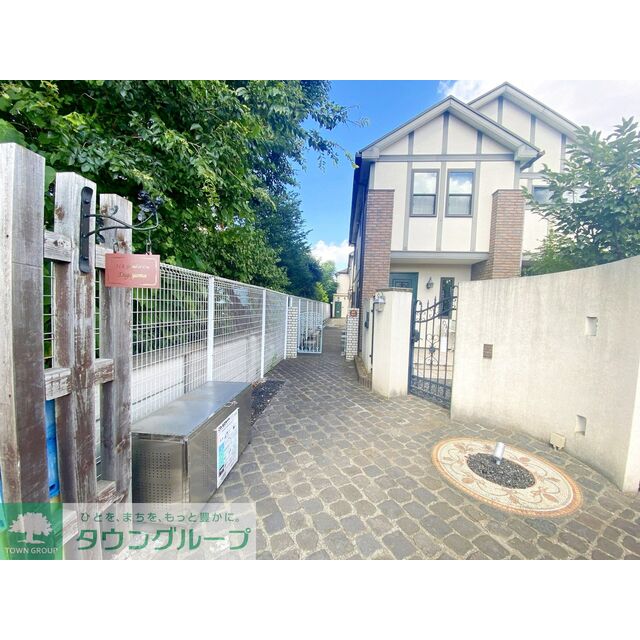 三鷹台駅より徒歩10分 築21年3ヶ月 2階建の賃貸物件