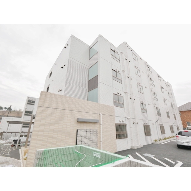 南大沢駅より徒歩16分 築6年9ヶ月 5階建の賃貸物件