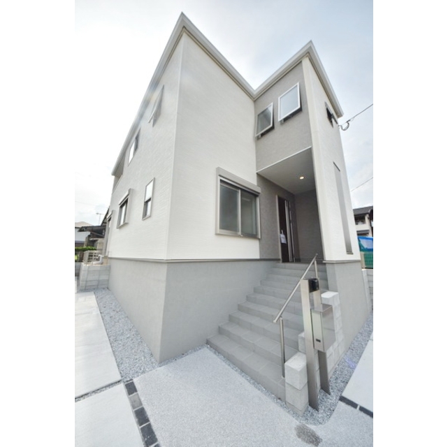 苅田駅より徒歩10分 築3年7ヶ月 2階建の賃貸物件