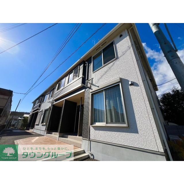 秦野駅よりバス8分 徒歩1分 築6年 2階建の賃貸物件