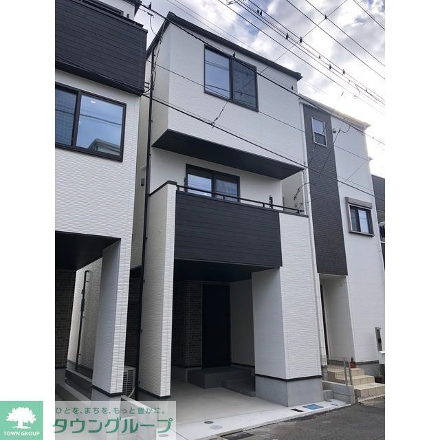 西川口駅より徒歩14分 築2年1ヶ月 3階建の賃貸物件