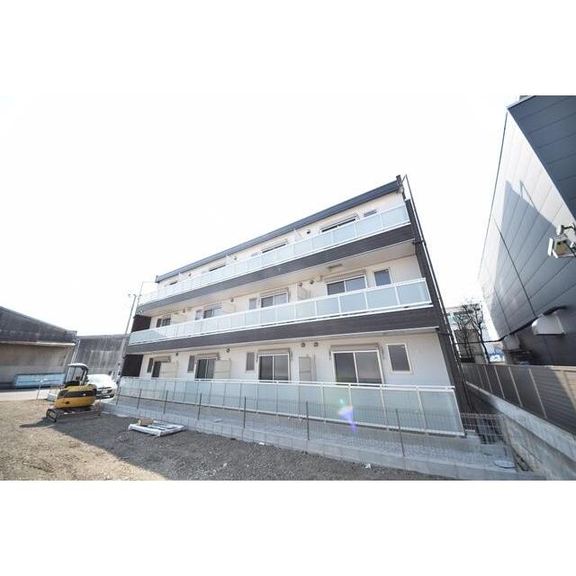 南橋本駅より徒歩13分 築9年7ヶ月 3階建の賃貸物件