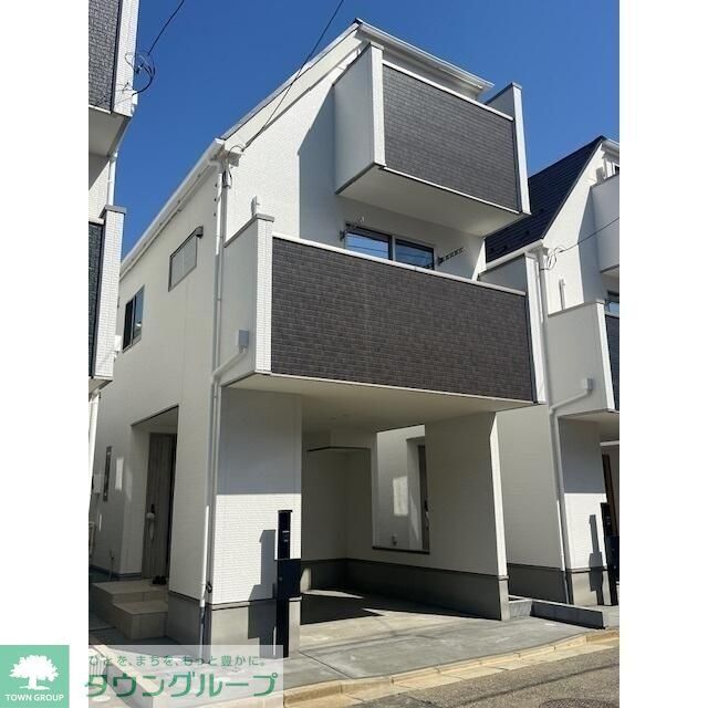 逆井駅より徒歩20分 築1年5ヶ月 3階建の賃貸物件