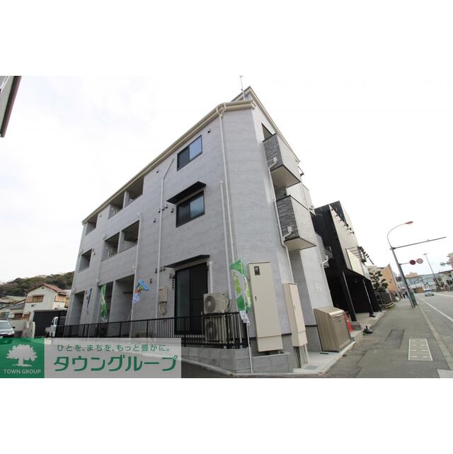 湘南江の島駅より徒歩3分 築2年9ヶ月 3階建の賃貸物件