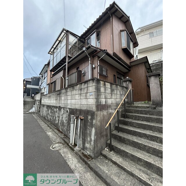 岸根公園駅より徒歩7分 築57年9ヶ月 2階建の賃貸物件