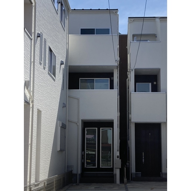 西川口駅より徒歩16分 築3年2ヶ月 3階建の賃貸物件