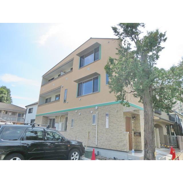 千歳烏山駅より徒歩20分 築11年3ヶ月 3階建の賃貸物件