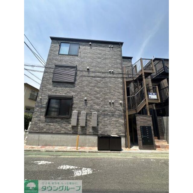 本厚木駅より徒歩5分 築1年11ヶ月 3階建の賃貸物件