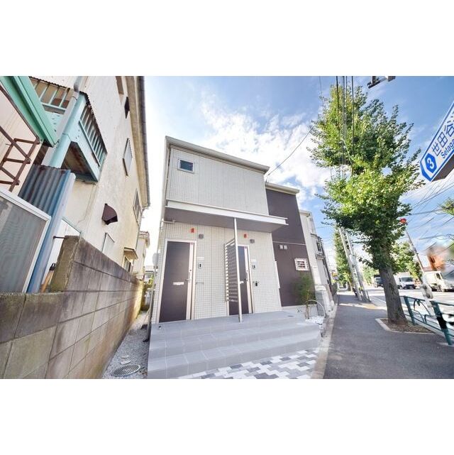 狛江駅より徒歩5分 築9年3ヶ月 2階建の賃貸物件