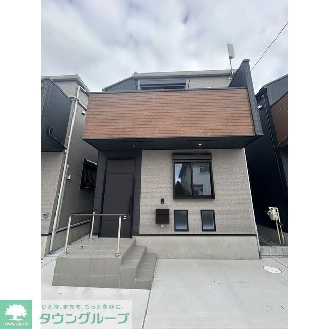 逆井駅よりバス6分 徒歩4分 築1年4ヶ月 2階建の賃貸物件