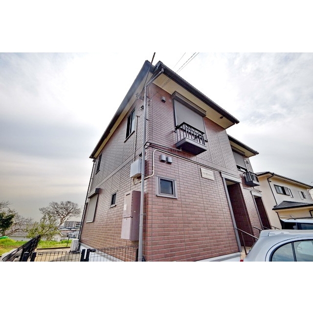 鶴ケ峰駅よりバス15分 徒歩7分 築18年1ヶ月 2階建の賃貸物件