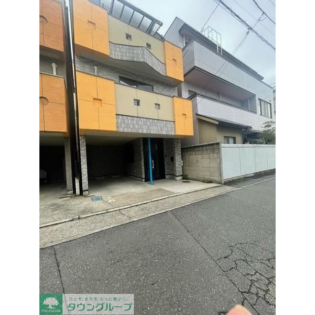 浦和駅より徒歩4分 築24年5ヶ月 3階建の賃貸物件