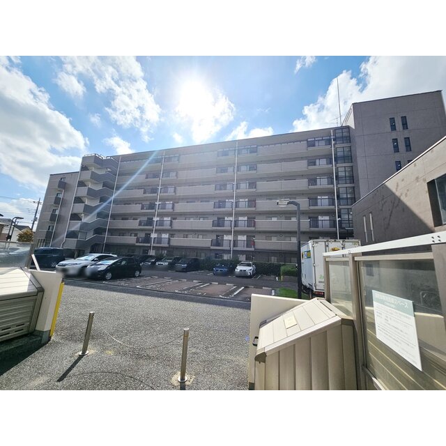 府中駅より徒歩13分 築33年7ヶ月 8階建の賃貸物件