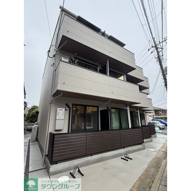 馬橋駅より徒歩6分 新築 3階建の賃貸物件