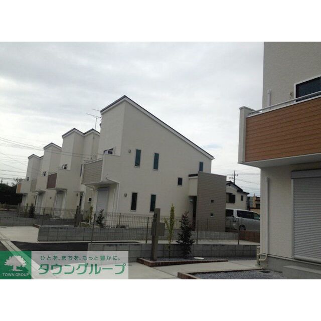 草加駅より徒歩13分 築8年3ヶ月 2階建の賃貸物件