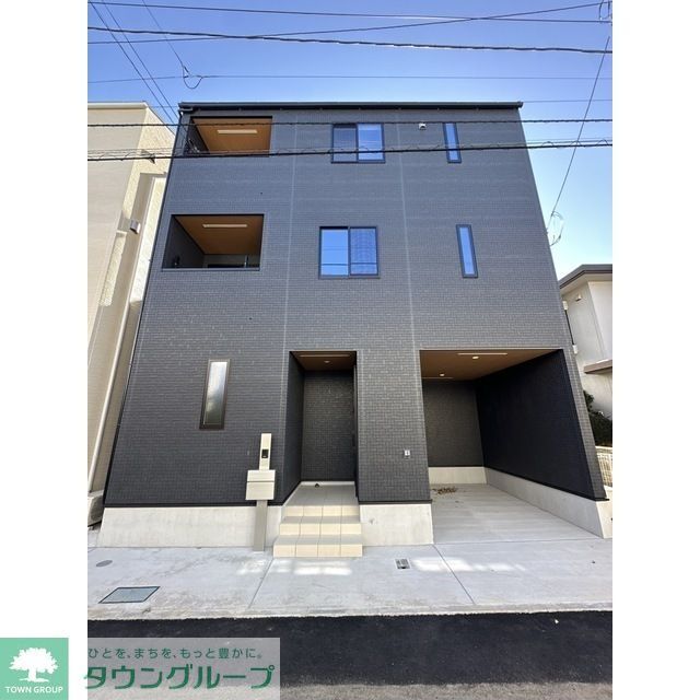 南与野駅より徒歩11分 築1年1ヶ月 3階建の賃貸物件