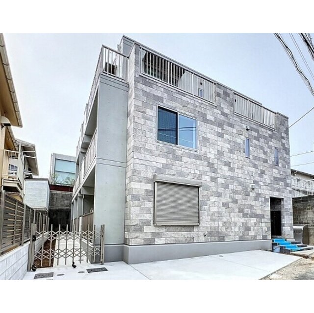 荻窪駅より徒歩8分 築1年1ヶ月 3階建の賃貸物件