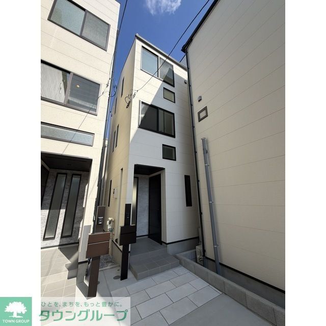 扇大橋駅より徒歩15分 新築 3階建の賃貸物件