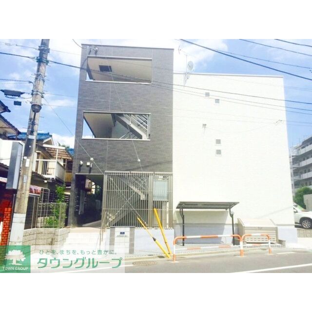 五反野駅より徒歩12分 築9年4ヶ月 3階建の賃貸物件