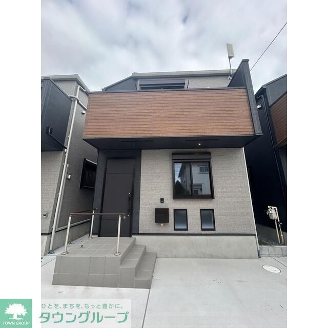 逆井駅よりバス6分 徒歩4分 築1年4ヶ月 2階建の賃貸物件