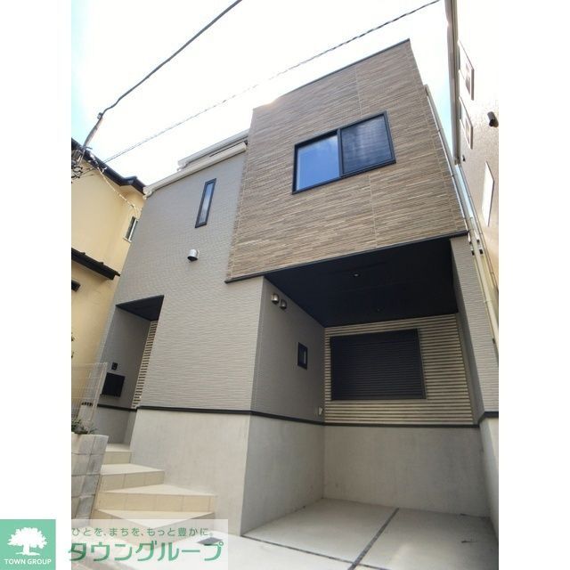 高島平駅より徒歩16分 築3年1ヶ月 3階建の賃貸物件