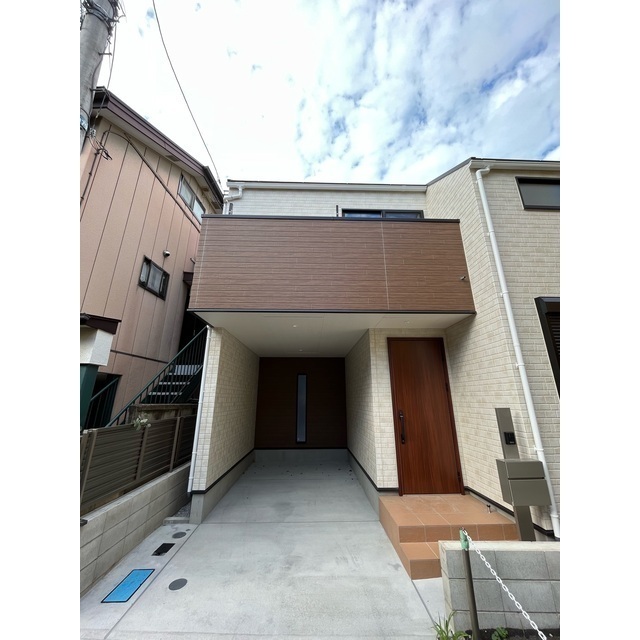 下赤塚駅より徒歩14分 築2年4ヶ月 2階建の賃貸物件