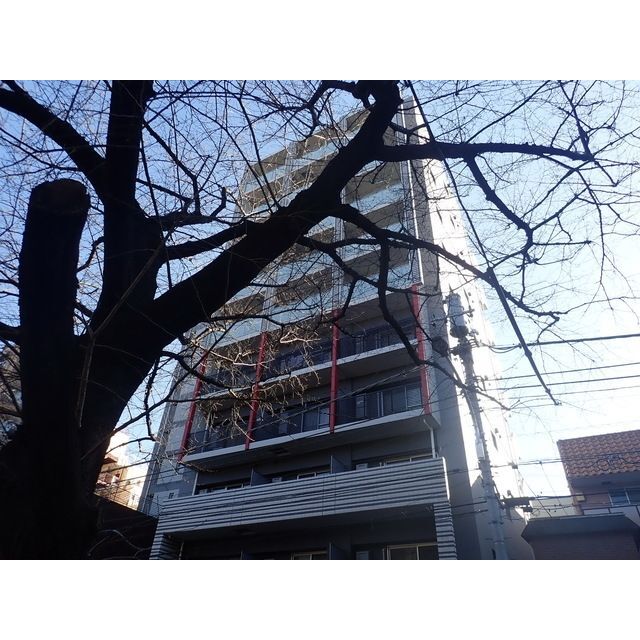 練馬駅より徒歩5分 築11年8ヶ月 10階建の賃貸物件