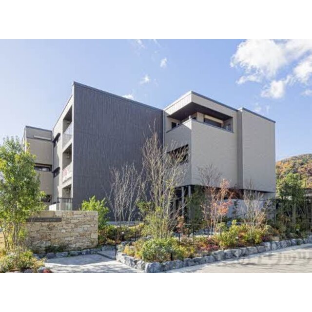 島本駅より徒歩3分 築2年 3階建の賃貸物件