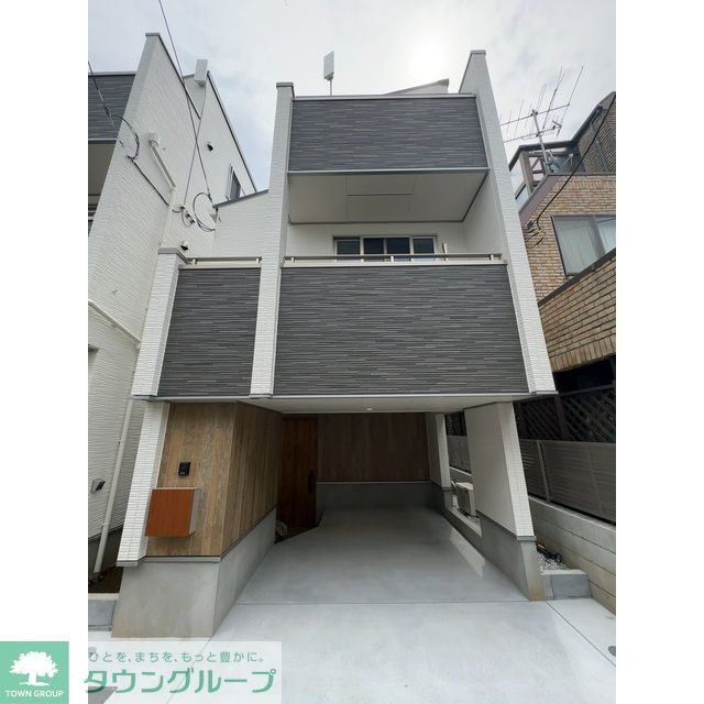 千鳥町駅より徒歩5分 築2年7ヶ月 3階建の賃貸物件