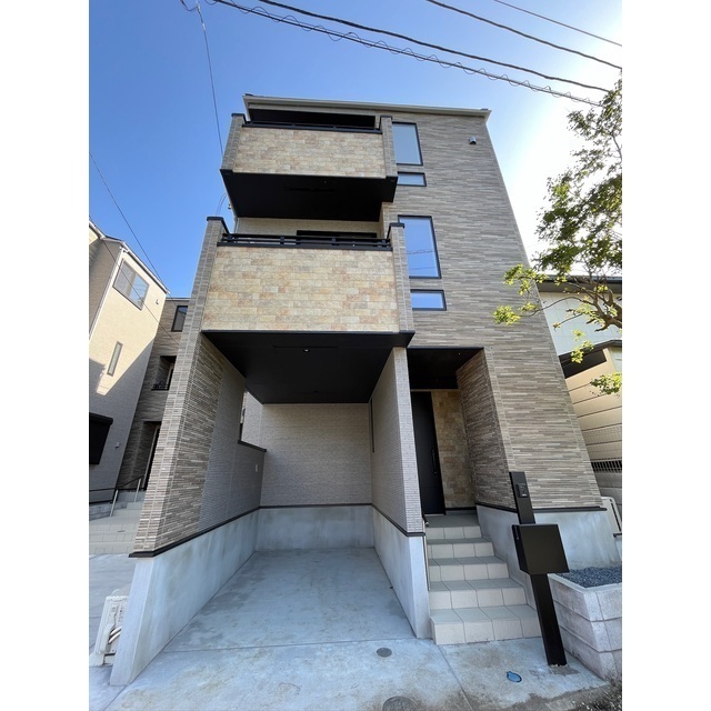 藤沢本町駅より徒歩21分 築1年7ヶ月 3階建の賃貸物件