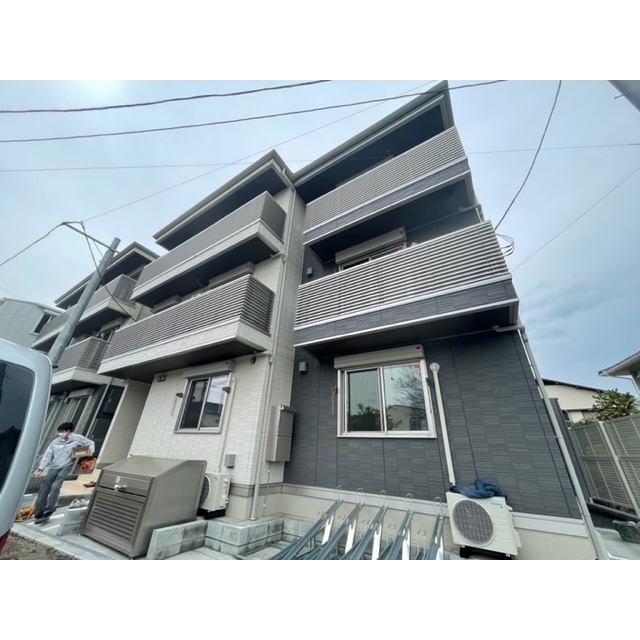 藤沢駅より徒歩8分 築3年9ヶ月 3階建の賃貸物件