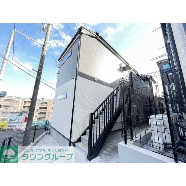 弘明寺駅より徒歩5分 築2年11ヶ月 2階建の賃貸物件