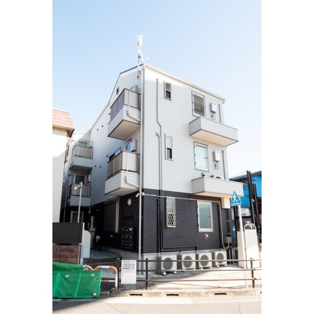 扇大橋駅より徒歩4分 築6年3ヶ月 3階建の賃貸物件