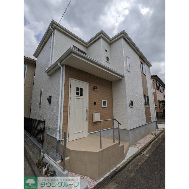 北越谷駅より徒歩20分 築1年3ヶ月 2階建の賃貸物件