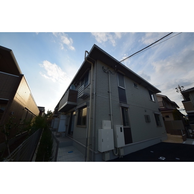 菅野駅より徒歩15分 築8年8ヶ月 2階建の賃貸物件