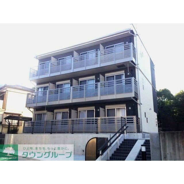 京急久里浜駅より徒歩18分 築9年1ヶ月 3階建の賃貸物件