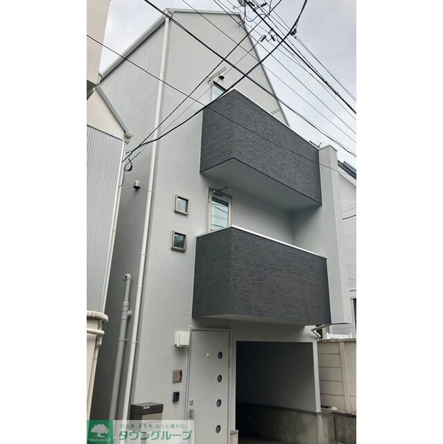 西新宿五丁目駅より徒歩5分 築18年7ヶ月 3階建の賃貸物件