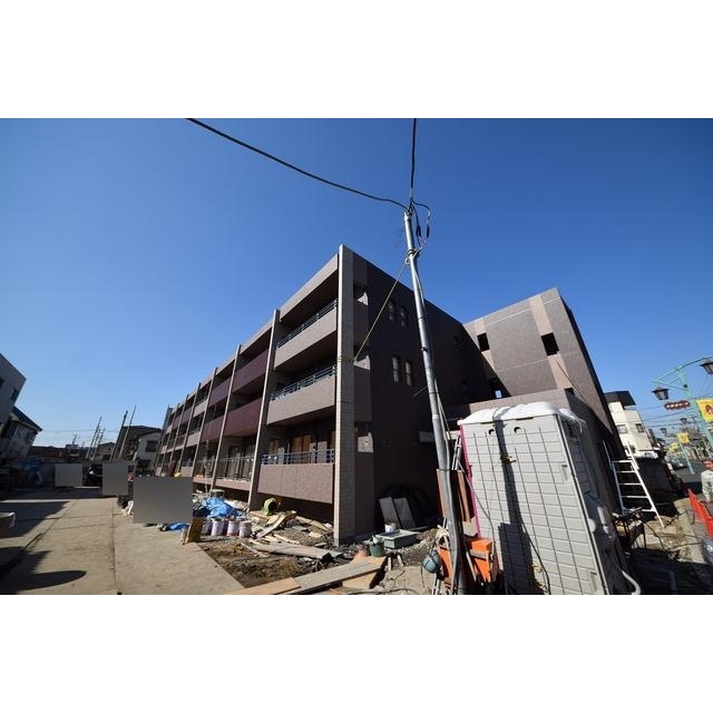 蕨駅より徒歩7分 築9年9ヶ月 3階建の賃貸物件