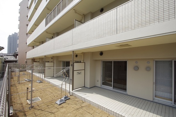 マンションの 専用庭 の意外なメリット デメリットとは Yahoo 不動産おうちマガジン マンションの 専用庭 の意外なメリット デメリットとは Yahoo 不動産おうちマガジン