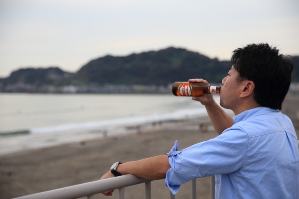 鎌倉 由比ヶ浜に住む 東京で打ち合わせ 仕事終わりは鎌倉のビーチでビール Yahoo 不動産おうちマガジン