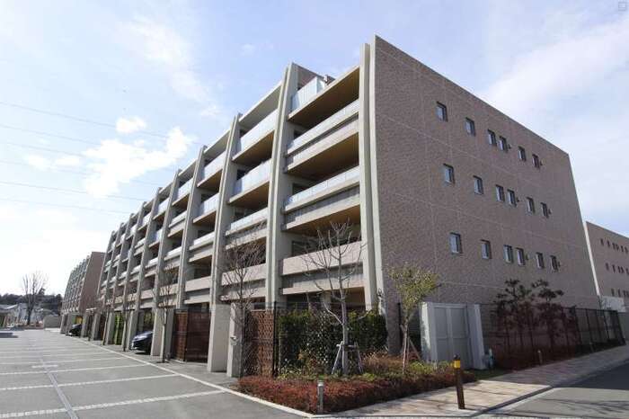 サンクタスシティ長津田みなみ台レジデンス B棟 神奈川県横浜市緑区長津田みなみ台 2丁目 の売買情報 Yahoo 不動産のおうちダイレクト 売り出し物件情報や中古マンションの推定成約価格推移