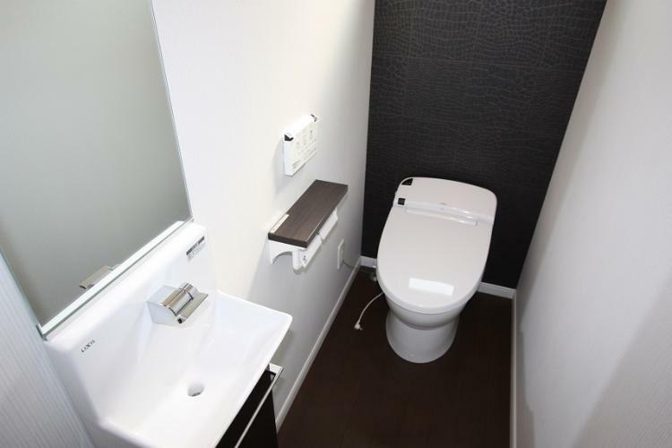 【施工例】トイレは1.2階それぞれにあるので、忙しい朝や来客時にも便利です。