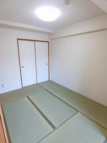 落ち着いた和空間を演出 押入れも完備しています!!