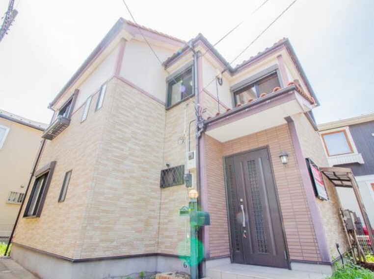 外観写真 本日見学可。お電話の方がスムーズ。リフォーム済み中古戸建。西大宮駅徒歩10分。主張しすぎず、シンプルな外観。陽あたり・通風現地にて体感してください。