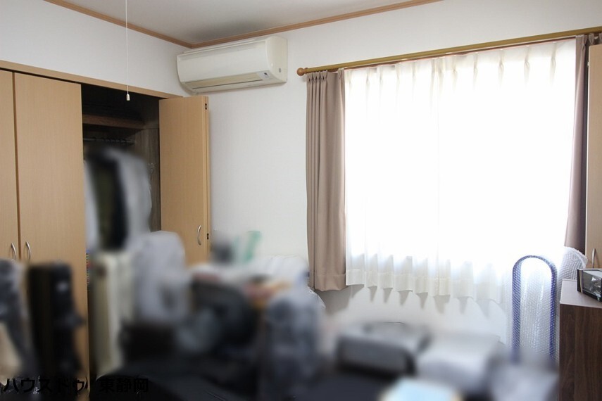 洋室 間取図左側4.5帖の居室。