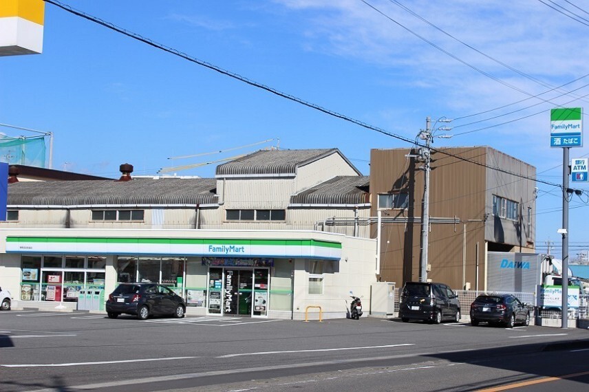 コンビニ ファミリーマート池田街道店