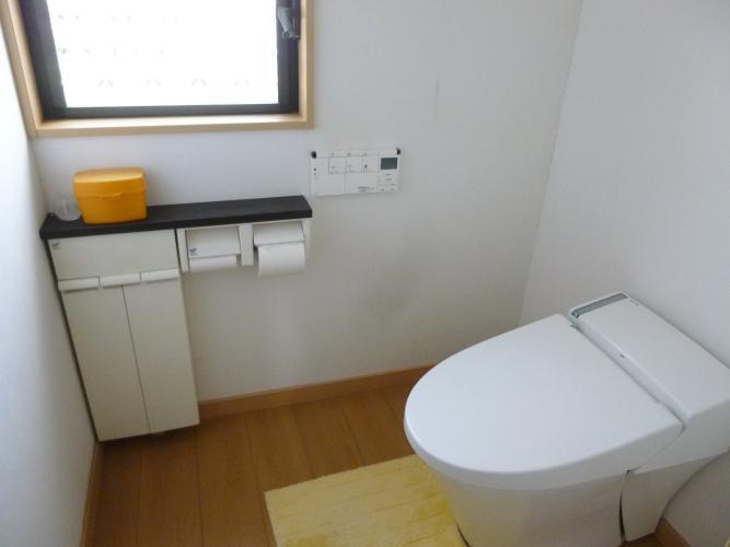 トイレ トイレは広めです。小物入れが意外と便利ですよ。